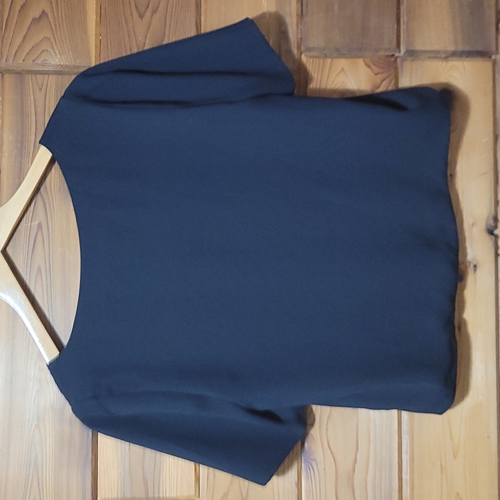 Babaton Black V-Neck Short Sleeve Top - Picture 4 of 5